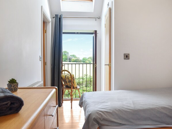 4 bedrooms, free WiFi