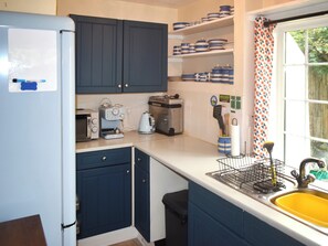 Private kitchen - 1 bedroom accommodation in Dowland (Dowland)