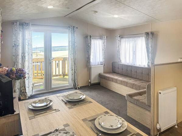 Living area - Hadrian's Hollow - UK50578 (Hexham)