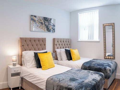 Hilltop Apartment 1 - UK50591