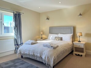 3 bedrooms, free WiFi - 3 bedroom accommodation in Ampleforth, near Helmsley (Ampleforth, near Helmsley)