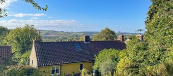 3 bedroom accommodation in Ampleforth, near Helmsley