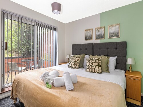 6 Schlafzimmer Unterkunft in Leicester