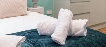 Hilltop Apartment 4 - UK50596