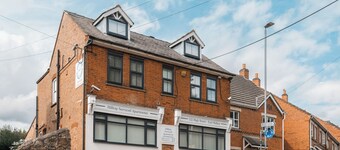 Hilltop Apartment 5 - UK50597