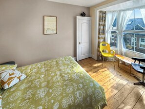 8 bedrooms, free WiFi - 8 bedroom accommodation in Barmouth (Barmouth)