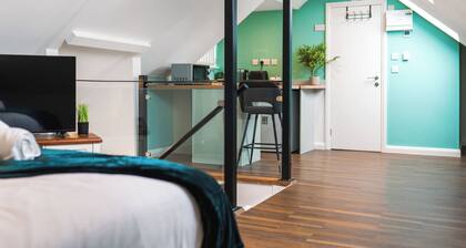 Hilltop Apartment 9 - UK50601