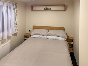 3 bedrooms, free WiFi - 3 bedroom accommodation in Rhyl (Rhyl)