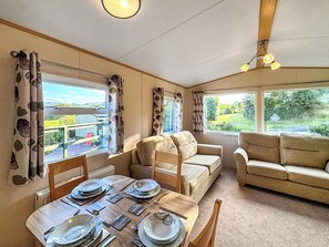 Living area - 2 bedroom accommodation in Machynlleth (Machynlleth)