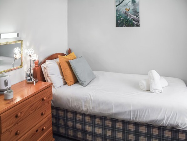 12 bedrooms, free WiFi