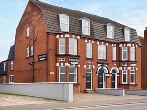 Exterior - 12 bedroom accommodation in Great Yarmouth (Great Yarmouth)