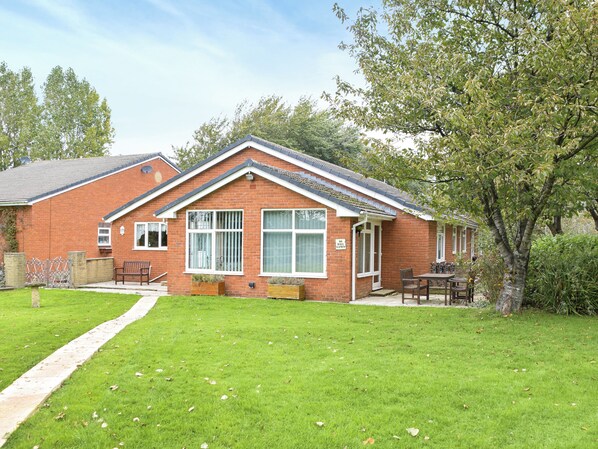 Unclassified image, 1 of 17, button