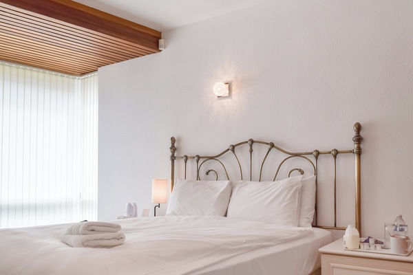 Double bedroom | Peacock House, Kenilworth