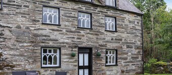 Cynfal Fawr Farmhouse
