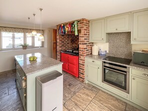 Dishwasher - 3 bedroom accommodation in Tinwell (Tinwell)