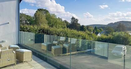 Grey Rocks Apartment