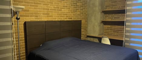 2 habitaciones, tabla de planchar con plancha, wifi y ropa de cama
