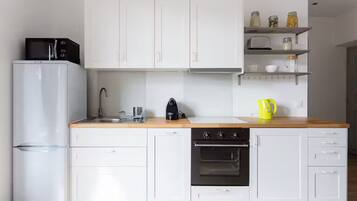 Mikrowelle, Ofen, Herdplatte, Geschirrspüler