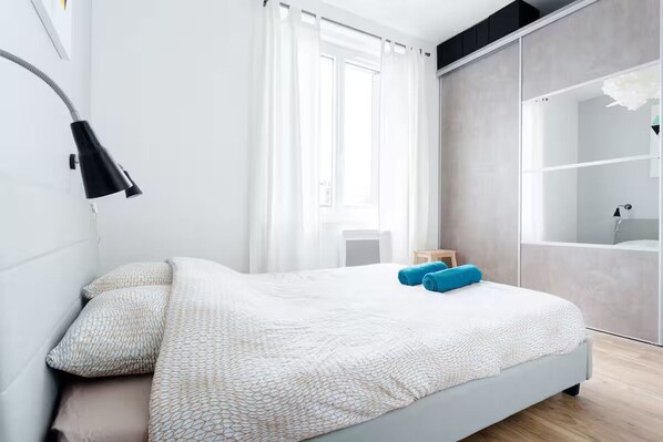 1 bedroom, internet, bed sheets