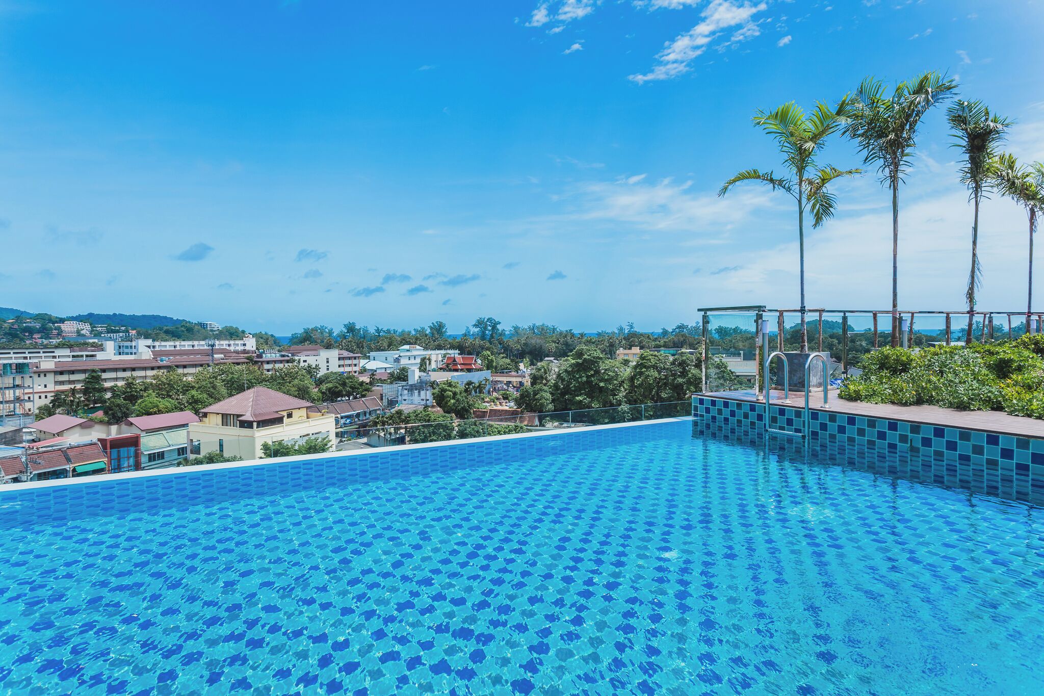 Piscine sur le toit