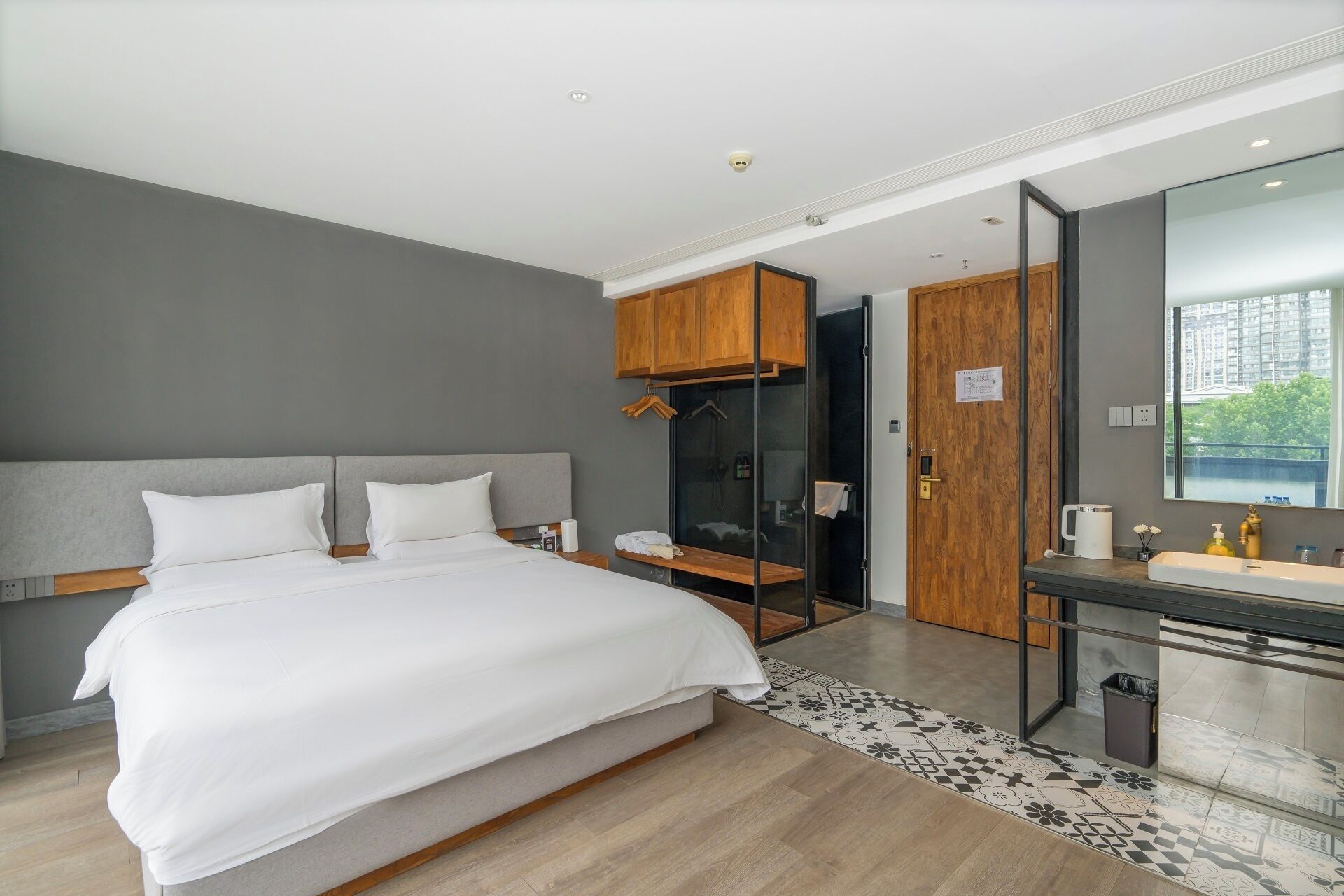 Superior Room | Premium bedding, down comforters, memory foam beds