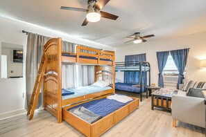 2 habitaciones, tabla de planchar con plancha, internet y ropa de cama 