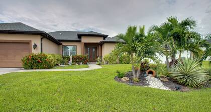 Cozy Couple’s Retreat w/ Porch in Cape Coral!