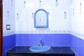 Quarto solteiro | Banheiro