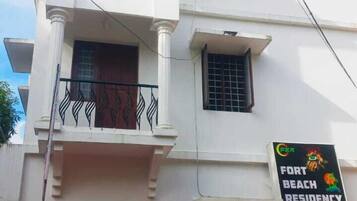 Fachada da propriedade