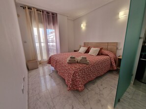 3 dormitorios, tabla de planchar con plancha, wifi gratis y ropa de cama