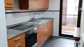 Frigorífic, microones, forn i placa de cuina