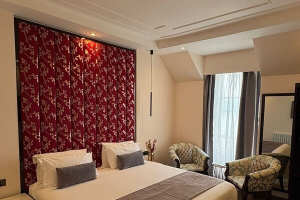Double Bed
