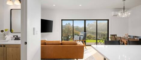 Smart TV, table football