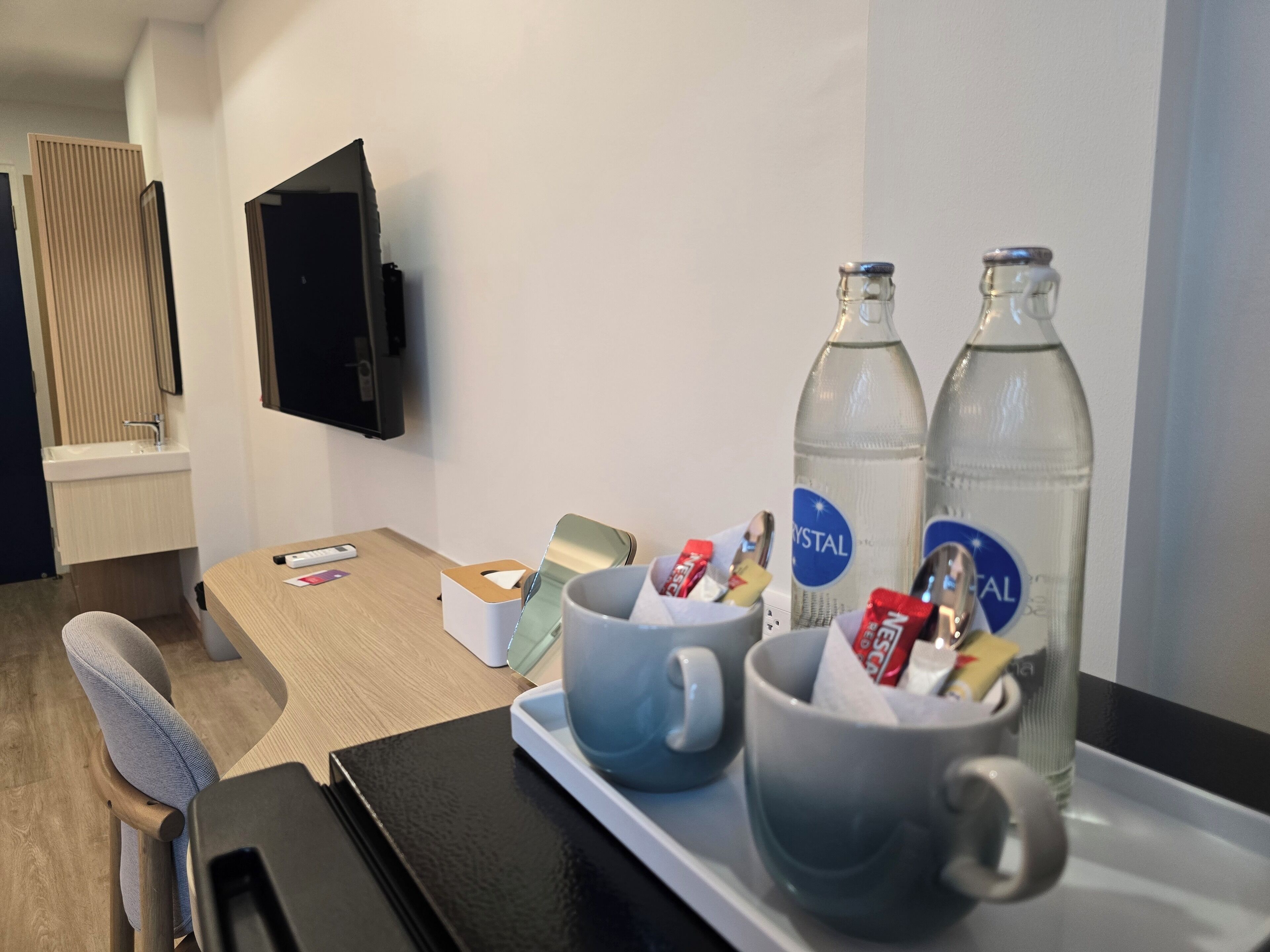 Premier Double Room | Laptop workspace, blackout drapes, free WiFi