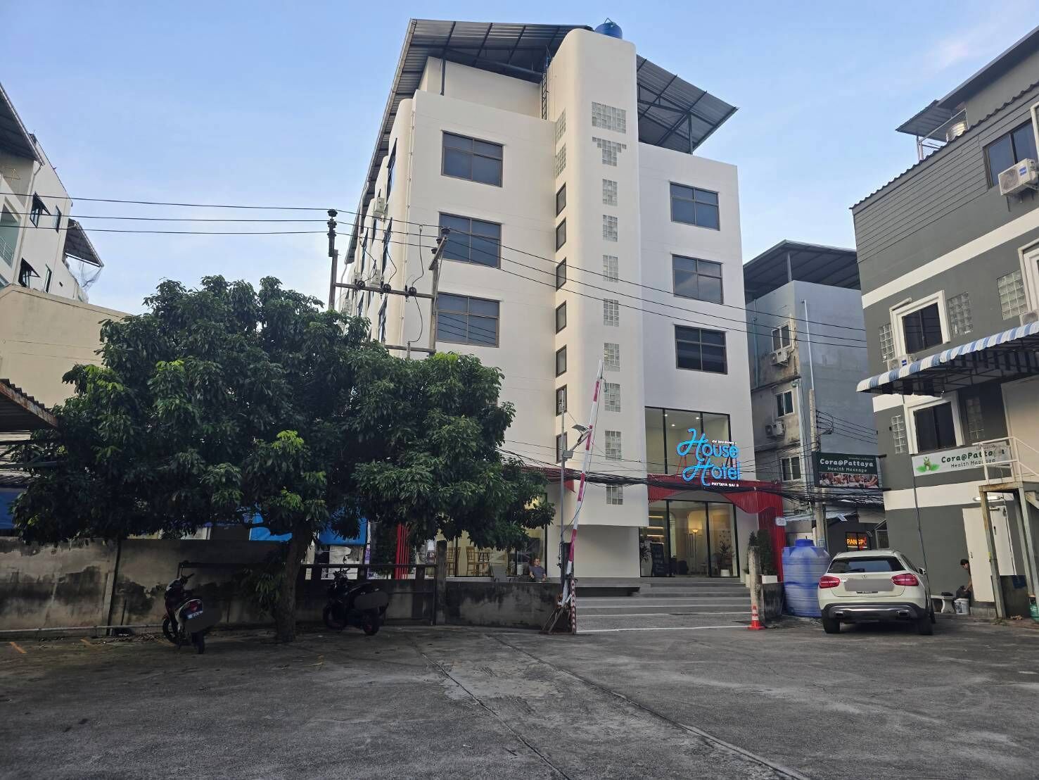 Parking gratuit, parking avec voiturier