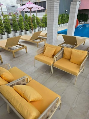 Rooftop pool