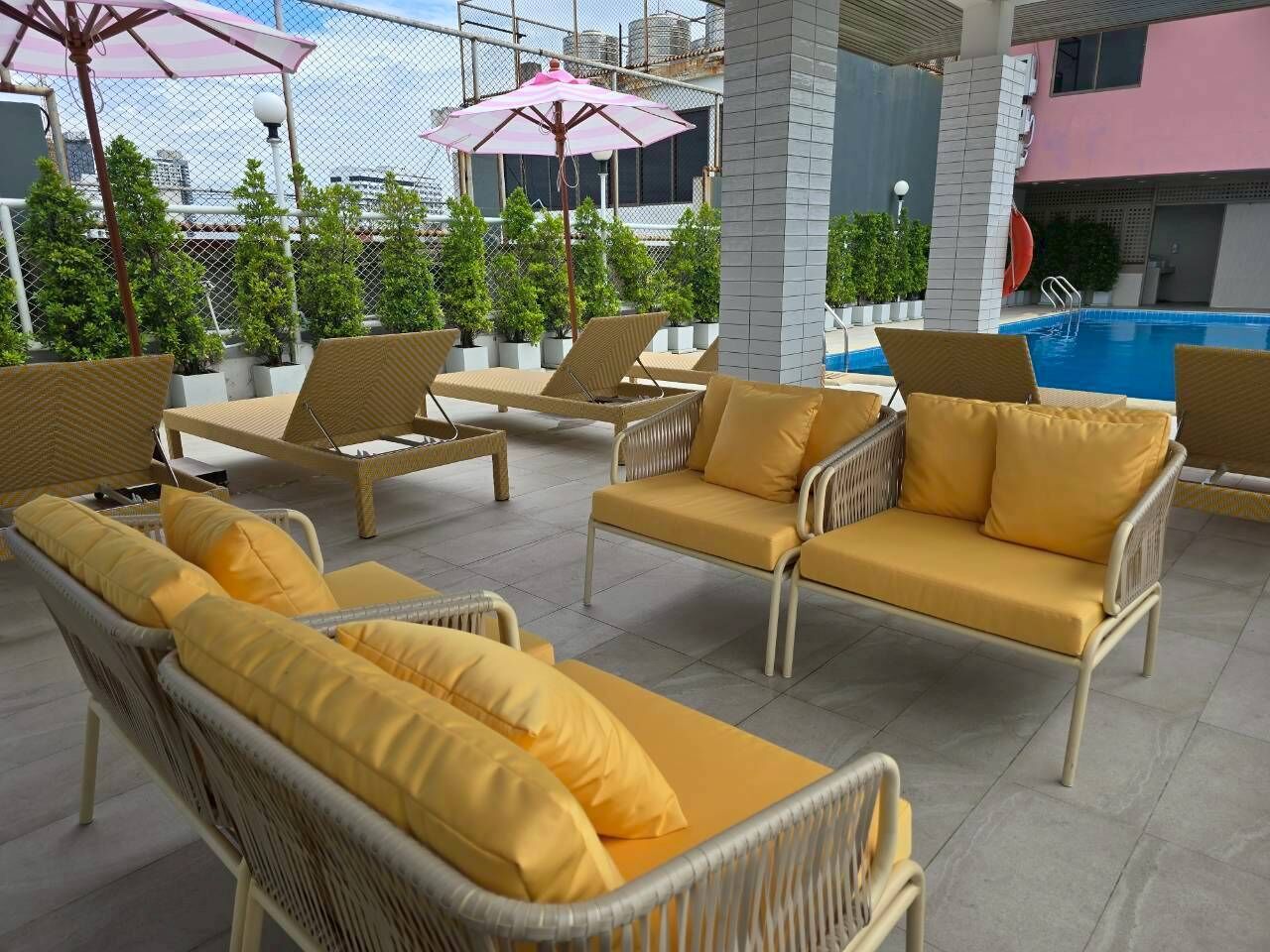 Rooftop pool