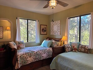 2 bedrooms, iron/ironing board, free WiFi, bed sheets