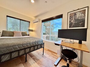 2 bedrooms, desk, iron/ironing board, WiFi