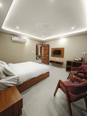 Luxury Double Room, City View