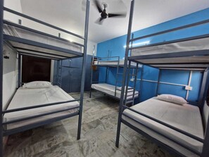 Una cassaforte in camera, ferro/asse da stiro, Wi-Fi gratuito