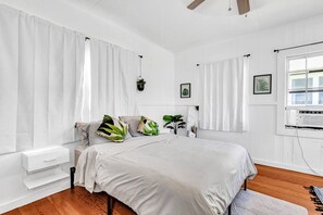 Desk, iron/ironing board, travel cot, WiFi