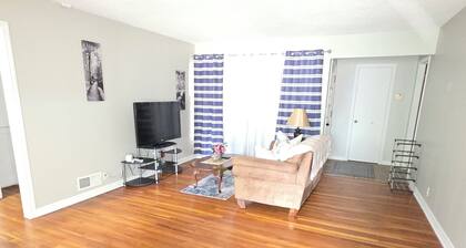 Charming 3-bedroom house in lovely Wichita with AC