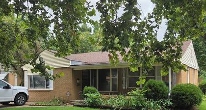 Charming 3-bedroom house in lovely Wichita with AC