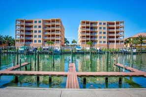 Marina - Copa Palms – Canal-Front 1BR with Heated Pool, Dock Access & 5-Min Walk to Treasure Island Beach. (Treasure Island)