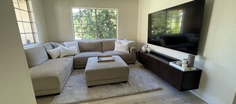 Clean and modern 2-bedroom condo with AC in the beautiful Rancho Santa Margarita