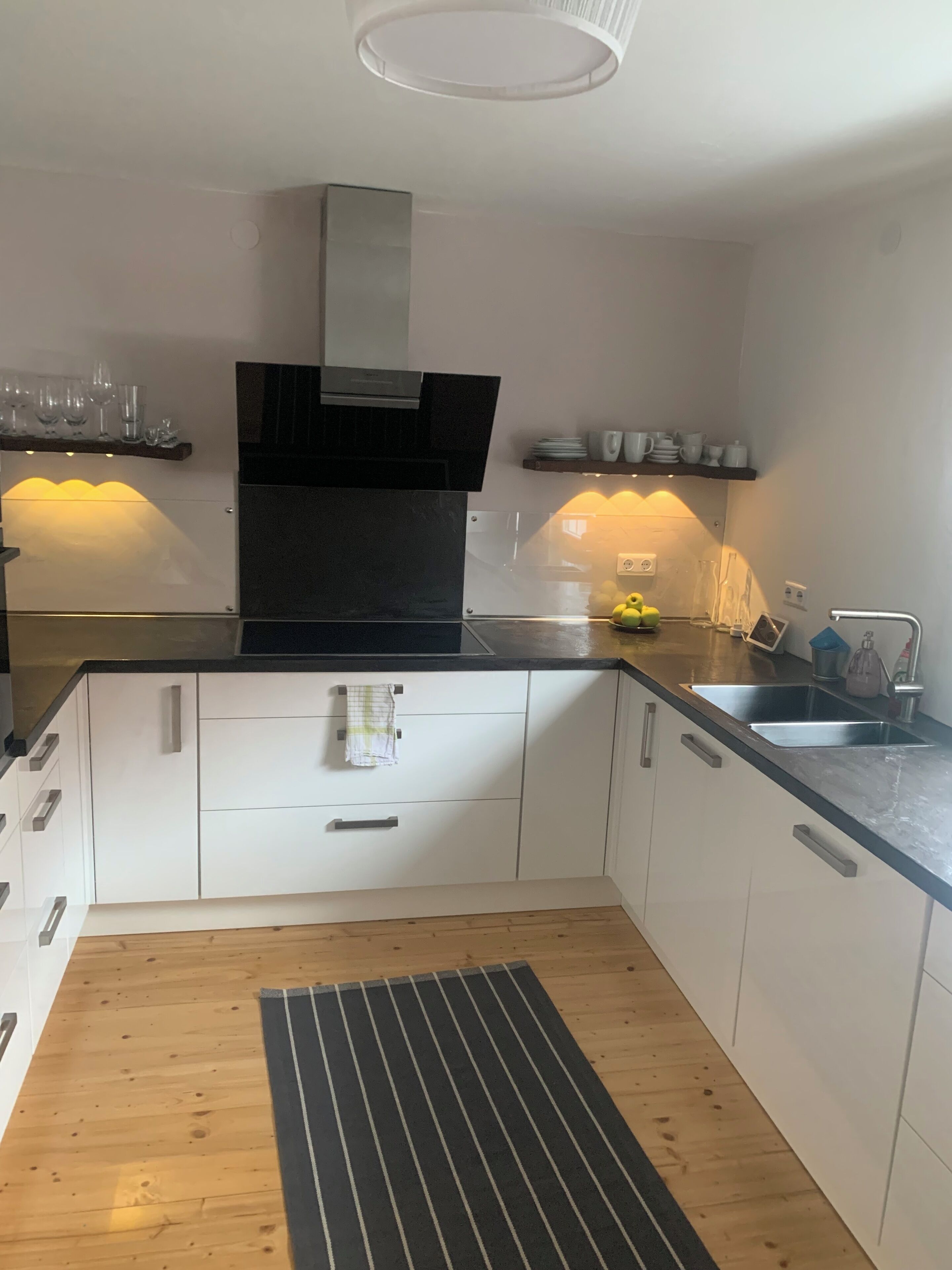 Kühlschrank, Ofen, Herdplatte, Geschirrspüler