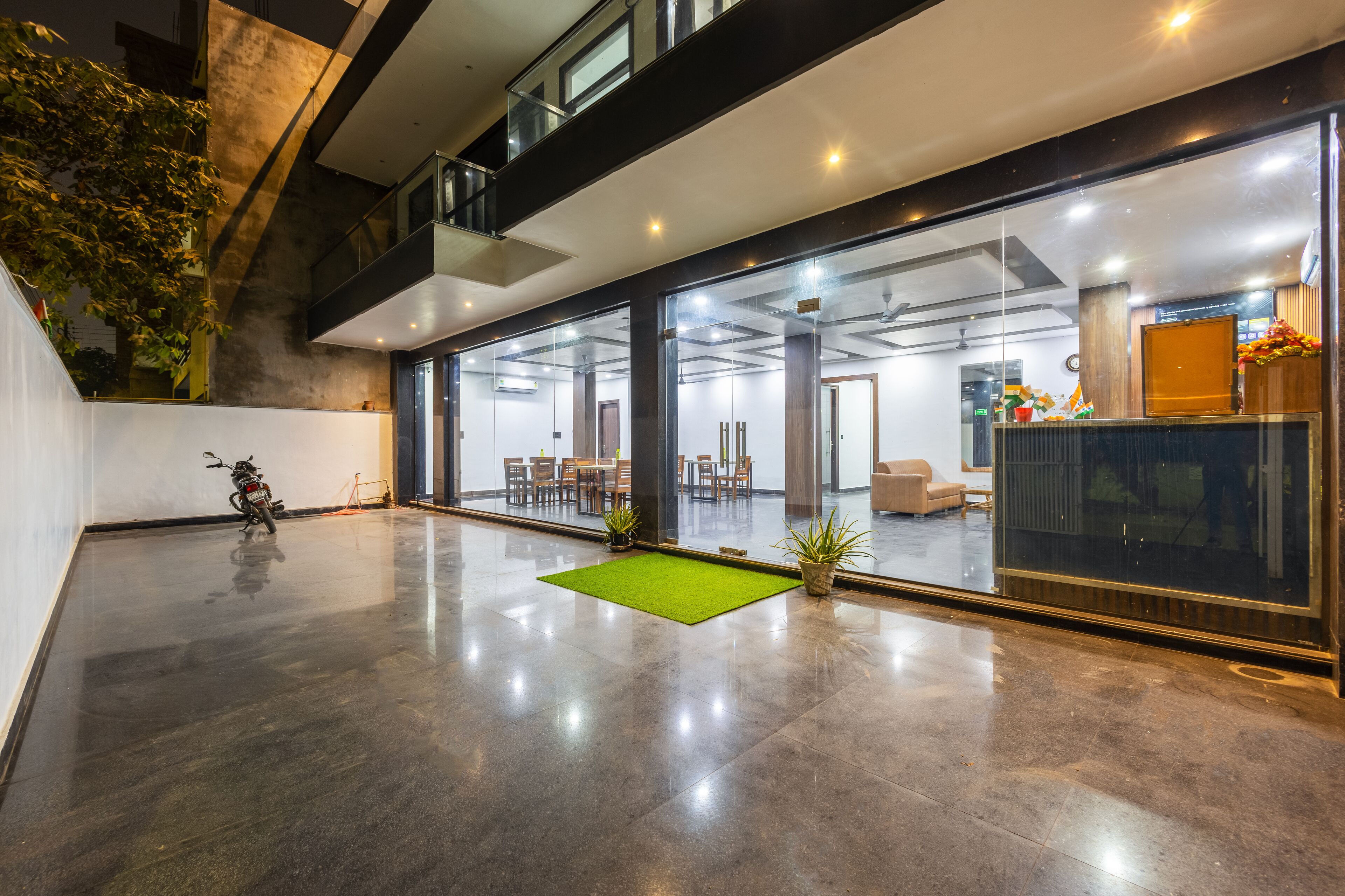 Pintu masuk interior