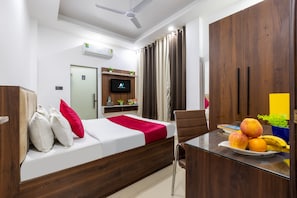 Deluxe Double Room | Hypo-allergenic bedding, desk, laptop workspace, free WiFi