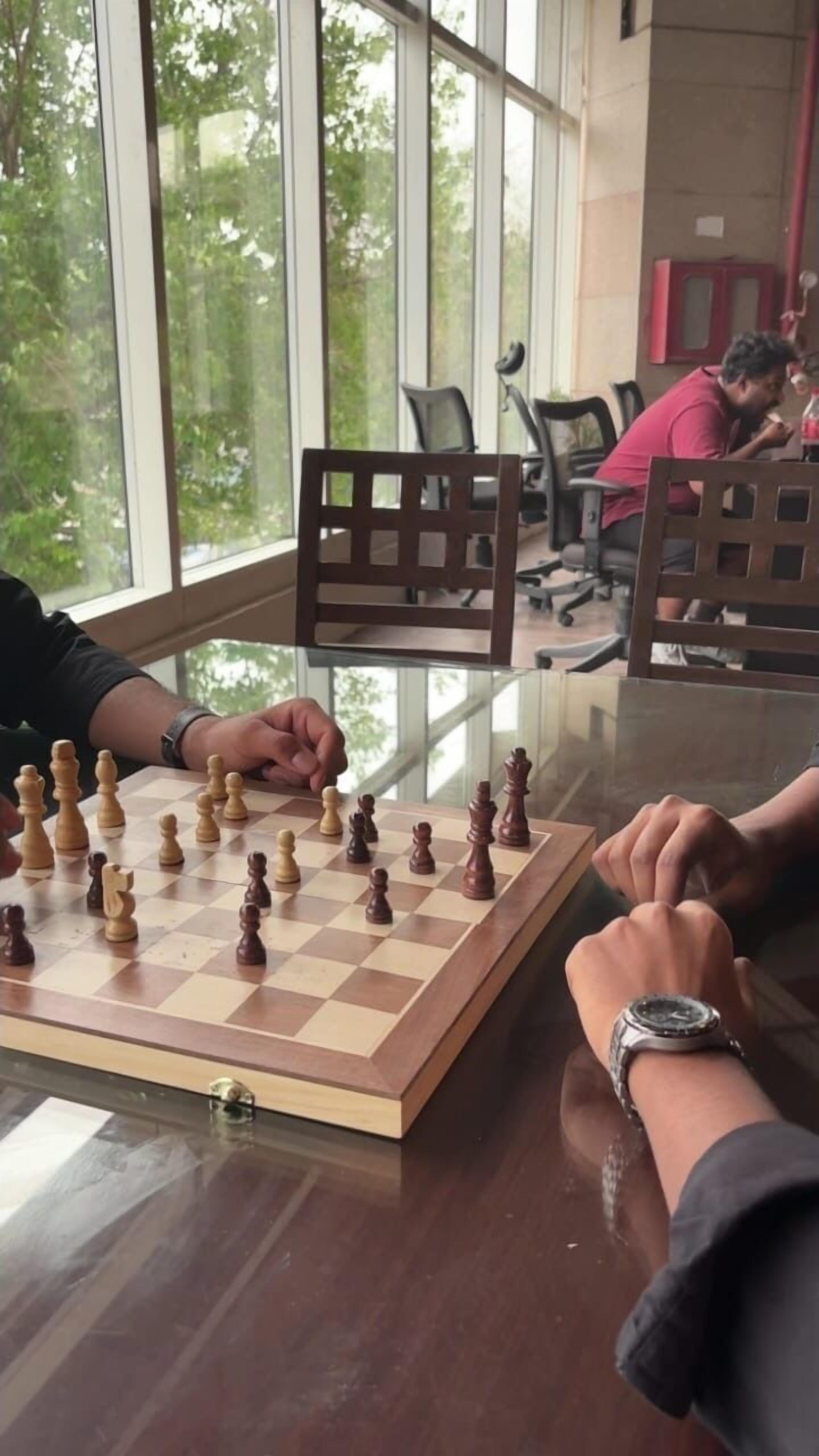 Desk, soundproofing, free WiFi